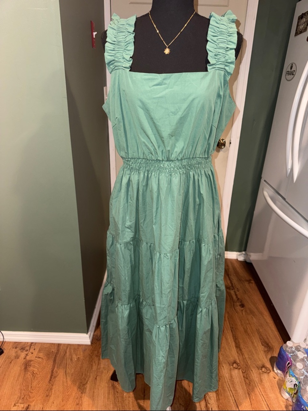 NWT Easel “Boardwalk” Tiered Maxi Dress Green Ruffle Strap Maxi Dress Sz L